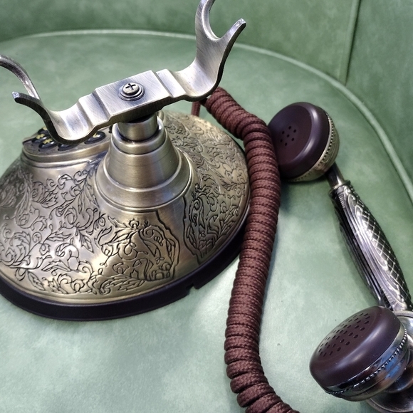 Antique Style Push Button Rotary Phone - Picture 5 of 9